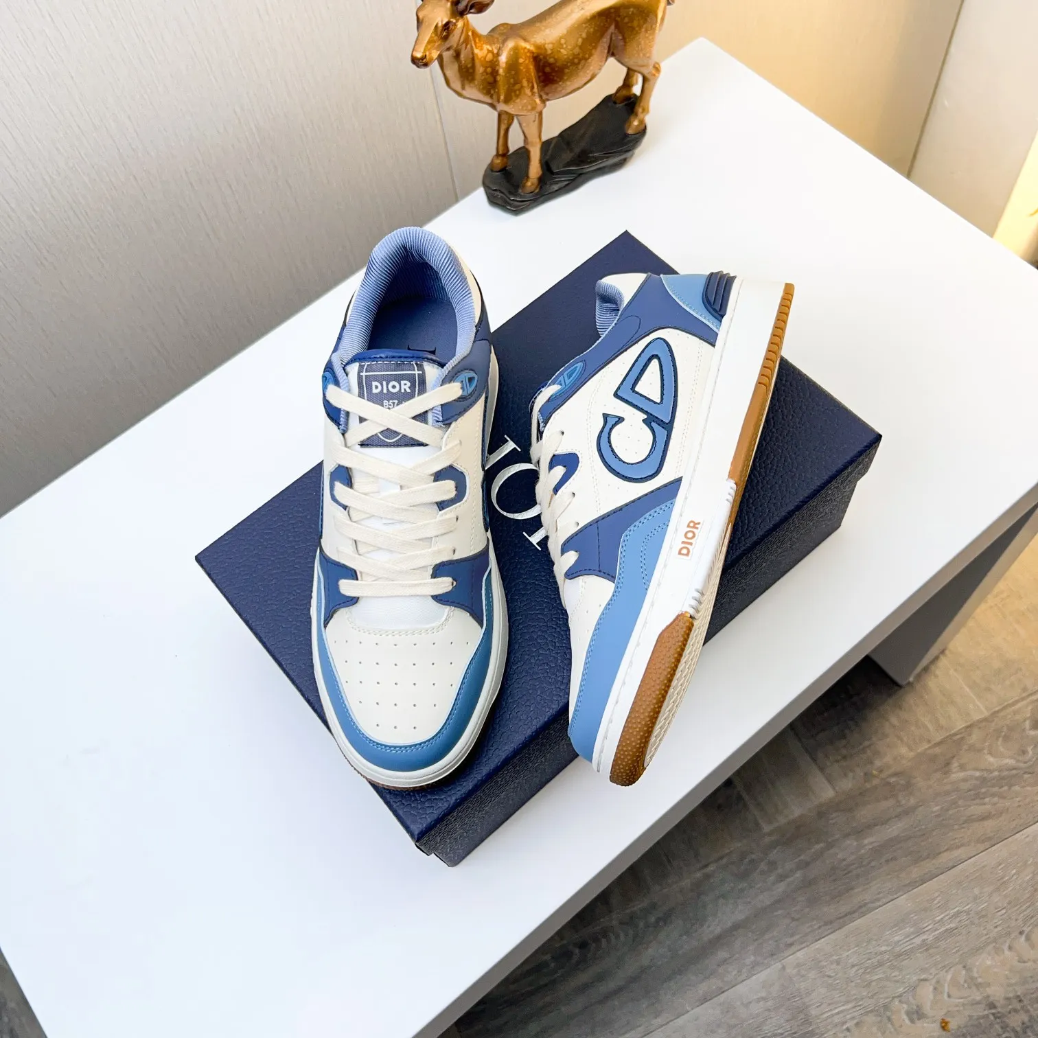 Men's Men's Shoes 💰420 [New Style] 🦩🦩Dior - Low-top sneakers 2025 spring men's collection new arrivals [Celebrate][Celebrate][Celebrate], reinterpret the basketball shoe design and become a classic Dior item [strong][strong][strong], carefully crafted in black and cream white smooth cowhide, paired with beige suede, showing leather on the side The CD logo, tongue, sole and back side are decorated with various distinctive details to enhance the style[666][666], while eyelet details, topstitching and rubber panels highlight the dynamic charm of its athletic style[strong][strong][strong]. It has a two-color rubber sole, which can be matched with various clothing to create a refined look. Size: 38 to 44 (45 can be customized